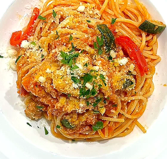 トマトソースのパスタ